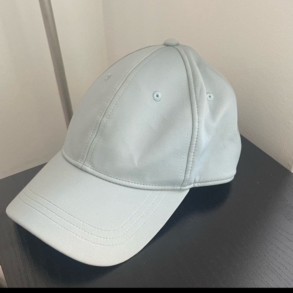 Lululemon baller hat